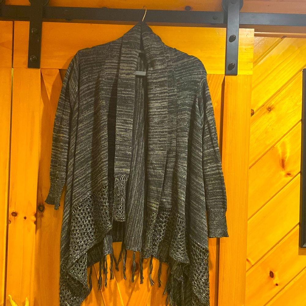 XL energe XL cardigan sweat. 3/4 length sleeves